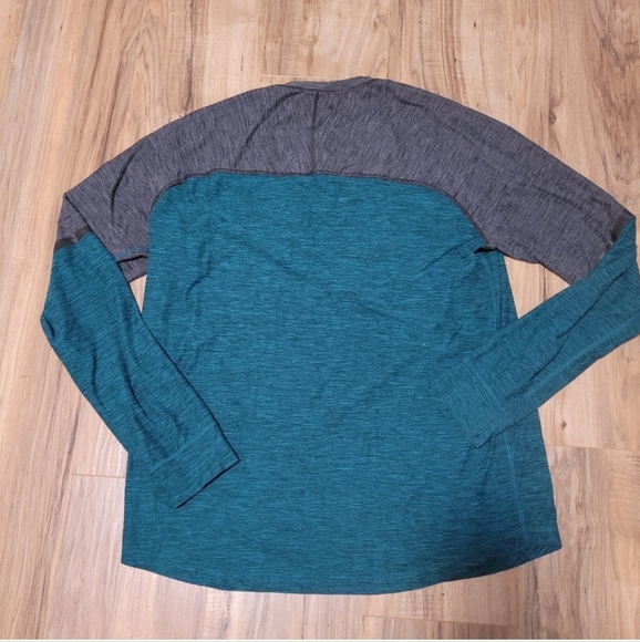 AE Mens Size L Flex Shirt - Picture 2 of 6